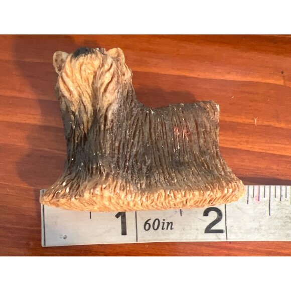 Vintage Yorkshire Terrier Dog Magnet Figurine Bow in Hair 1986 2" Estate Signed - Picture 5 of 6